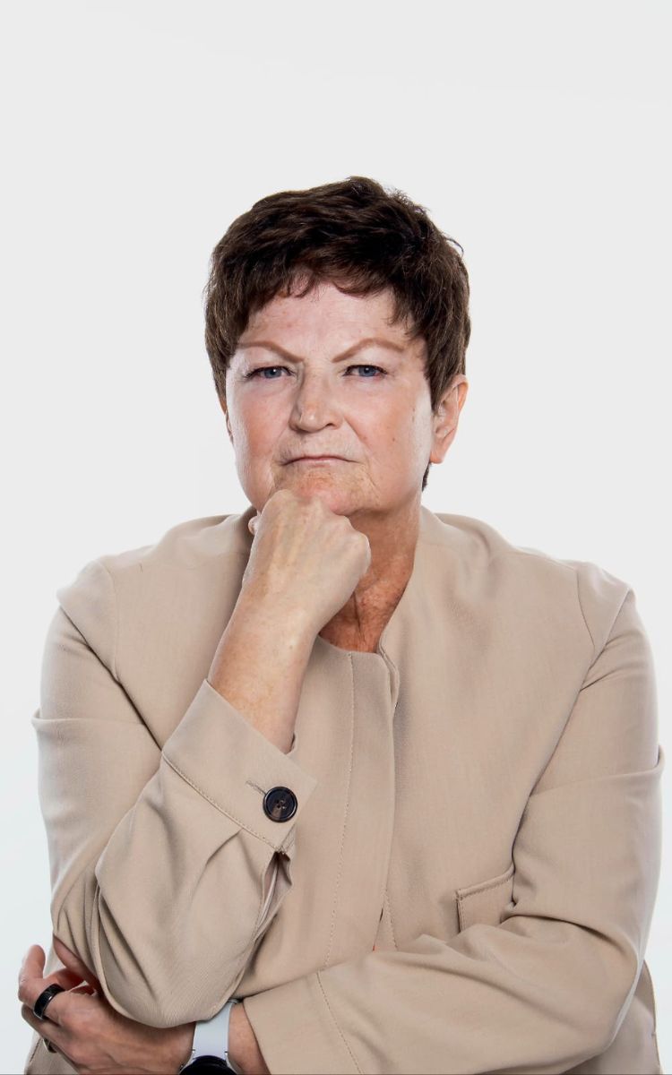Tuija ollila taloushallinnon verkkokurssin luennoitsija.